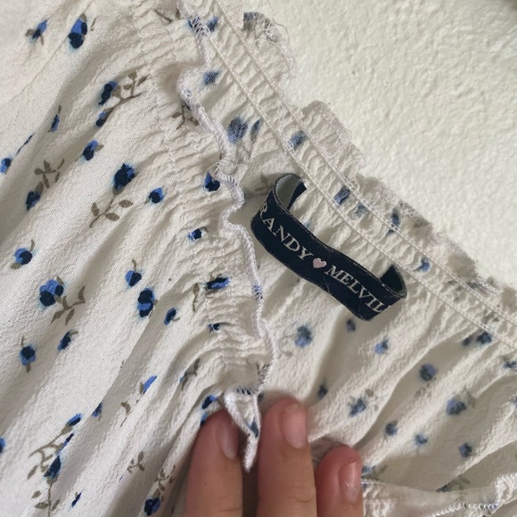 Brandy Melville off the shoulder top - Picture 5 of 5